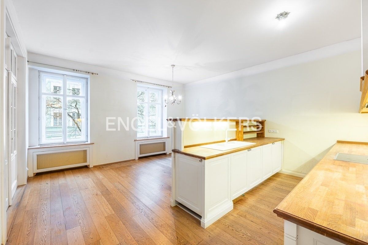 Pronájem byt - Drtinova 325, Praha, 141 m²