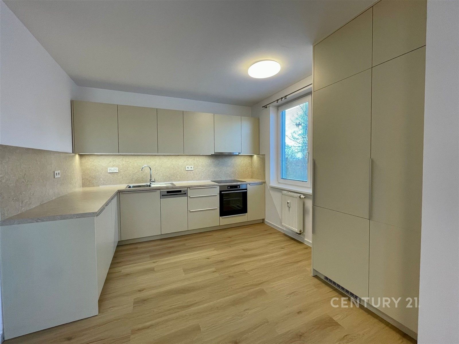 2+kk, Ve slatinách, Praha, 53 m²