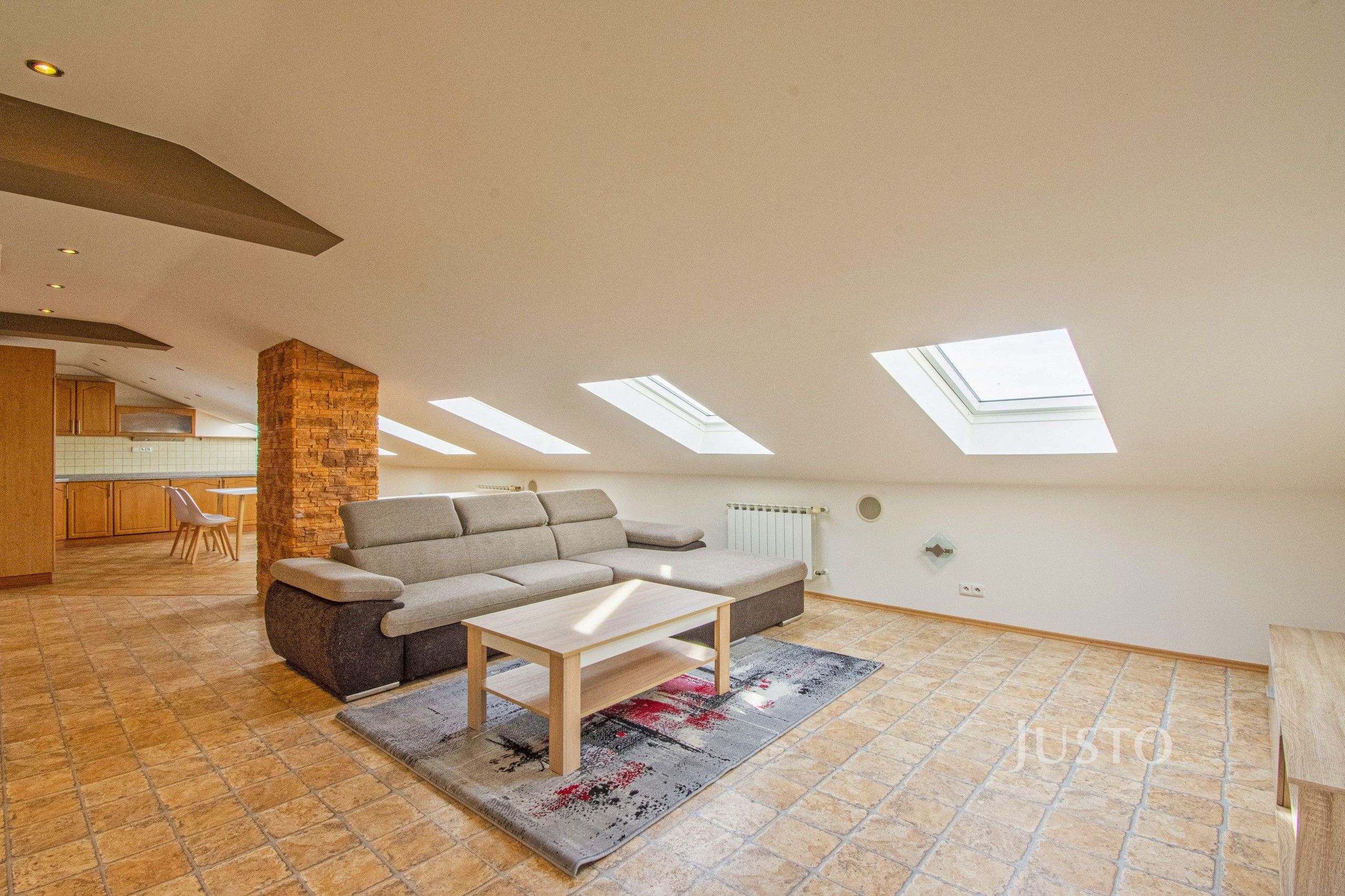 2+kk, náměstí Svobody, Frýdek-Místek, 133 m²