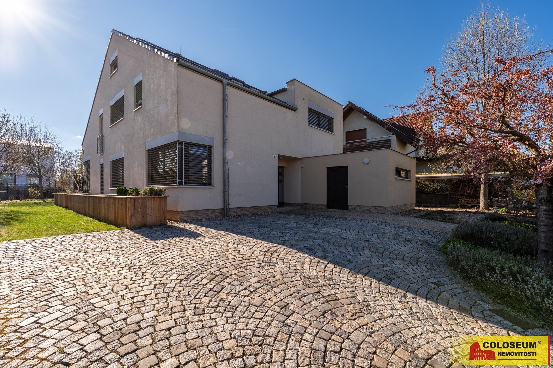 Rodinné domy, Bílovice nad Svitavou, 287 m² - 1