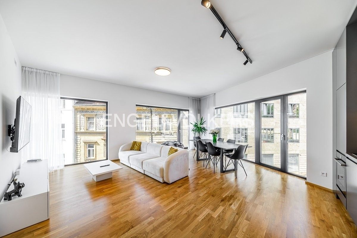 2+kk, Kmochova 3382, Praha, 64 m²
