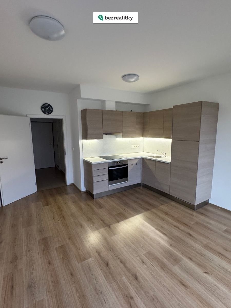 Prodej byt 1+kk - Pavla Beneše, Praha, 35 m²