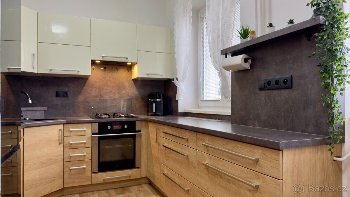 Prodej byt - Pohořelice, 691 23