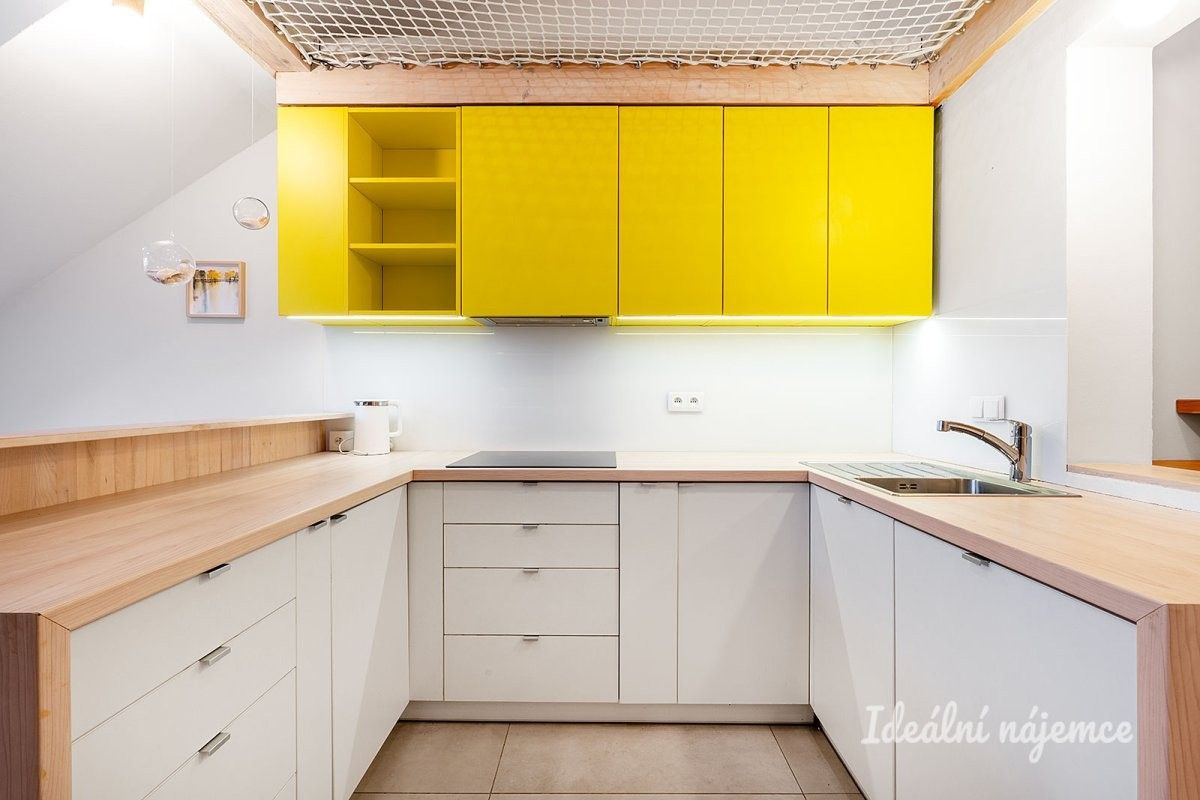 3+kk, 28. pluku, Praha, 54 m²