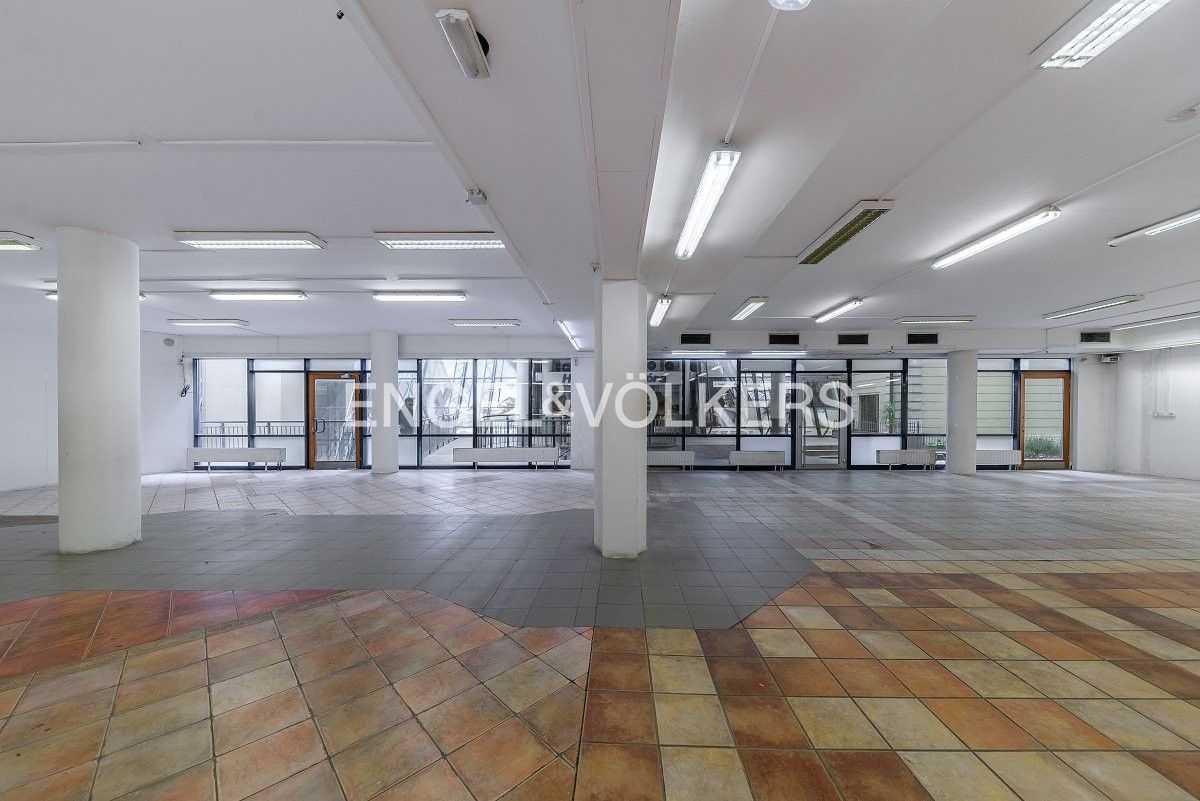Pronájem obchodní prostory - Chrudimská 2526, Praha, 376 m²