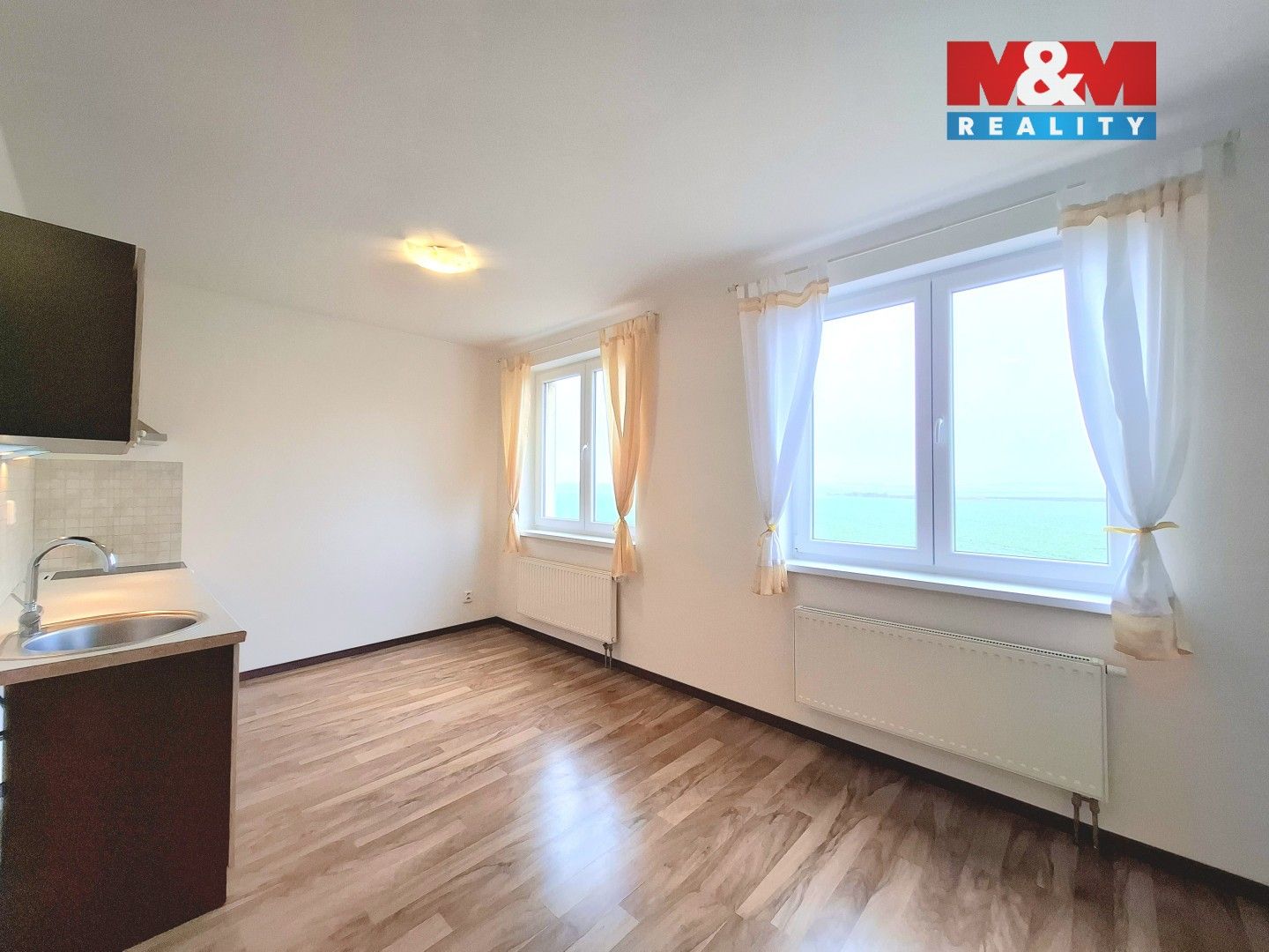 Pronájem byt 1+kk - V Honech, Klecany, 29 m²