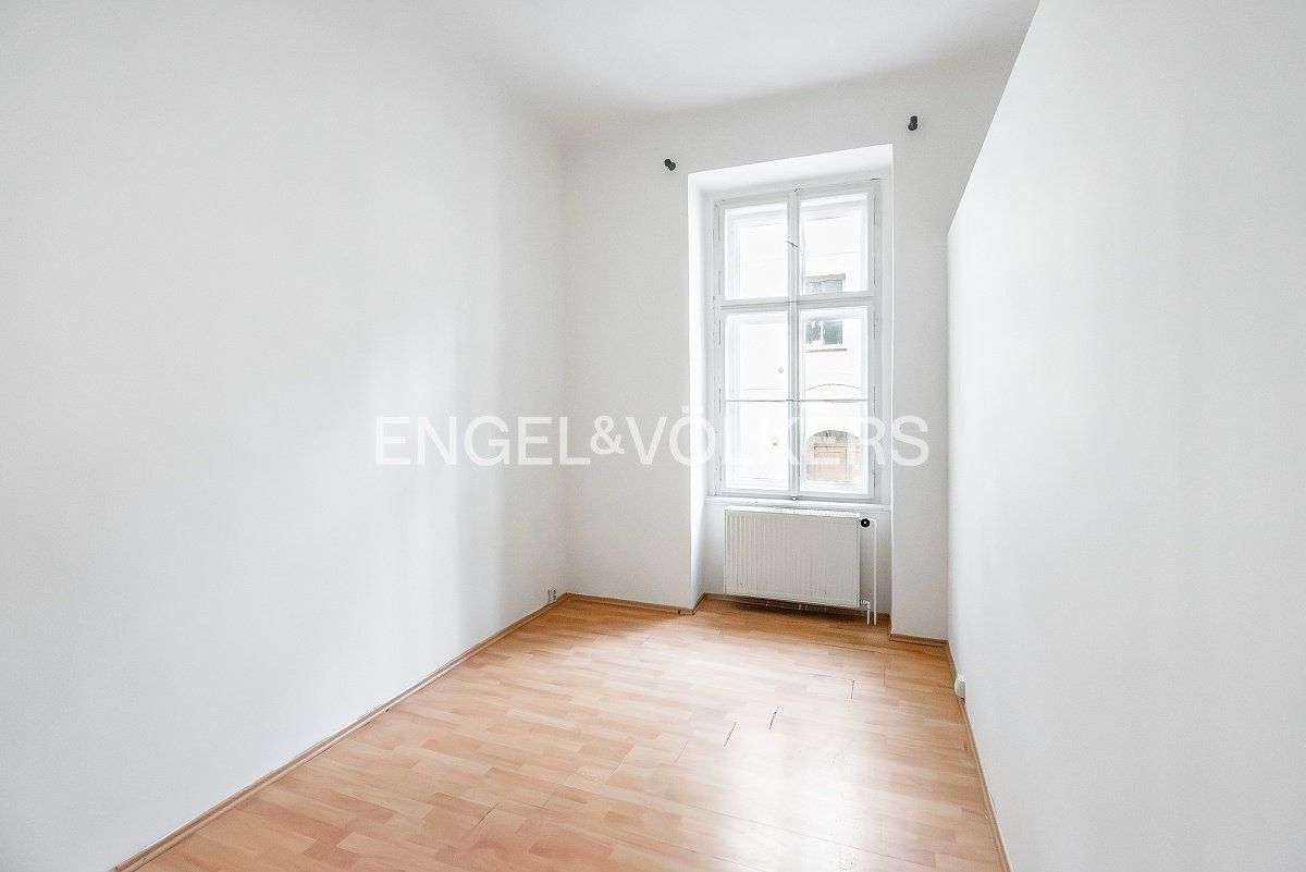 Pronájem byt 4+kk - Thámova 396, Praha Karlín, 113 m² - 5