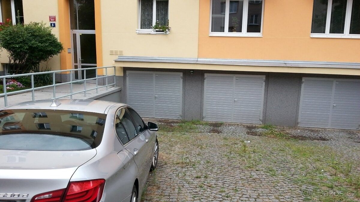 Garáže, Praha, 141 00
