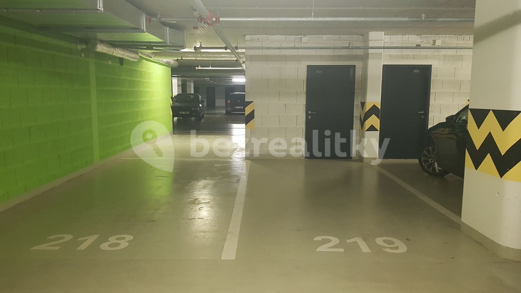 Garáž · 13 m² · Nad Úžlabinou, Praha - Malešice - 4