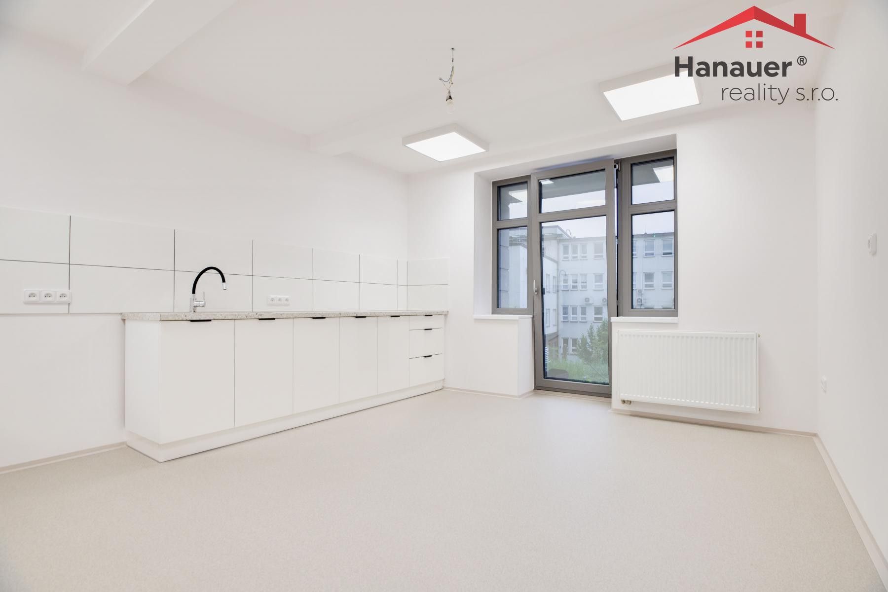 Pronájem komerční - Koněvova, Ústí nad Labem, 120 m²