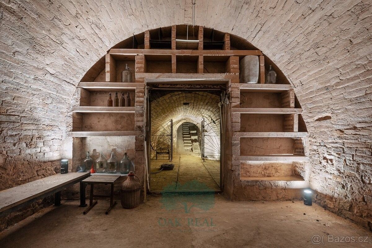 Ostatní, Mikulov na Moravě, 692 01