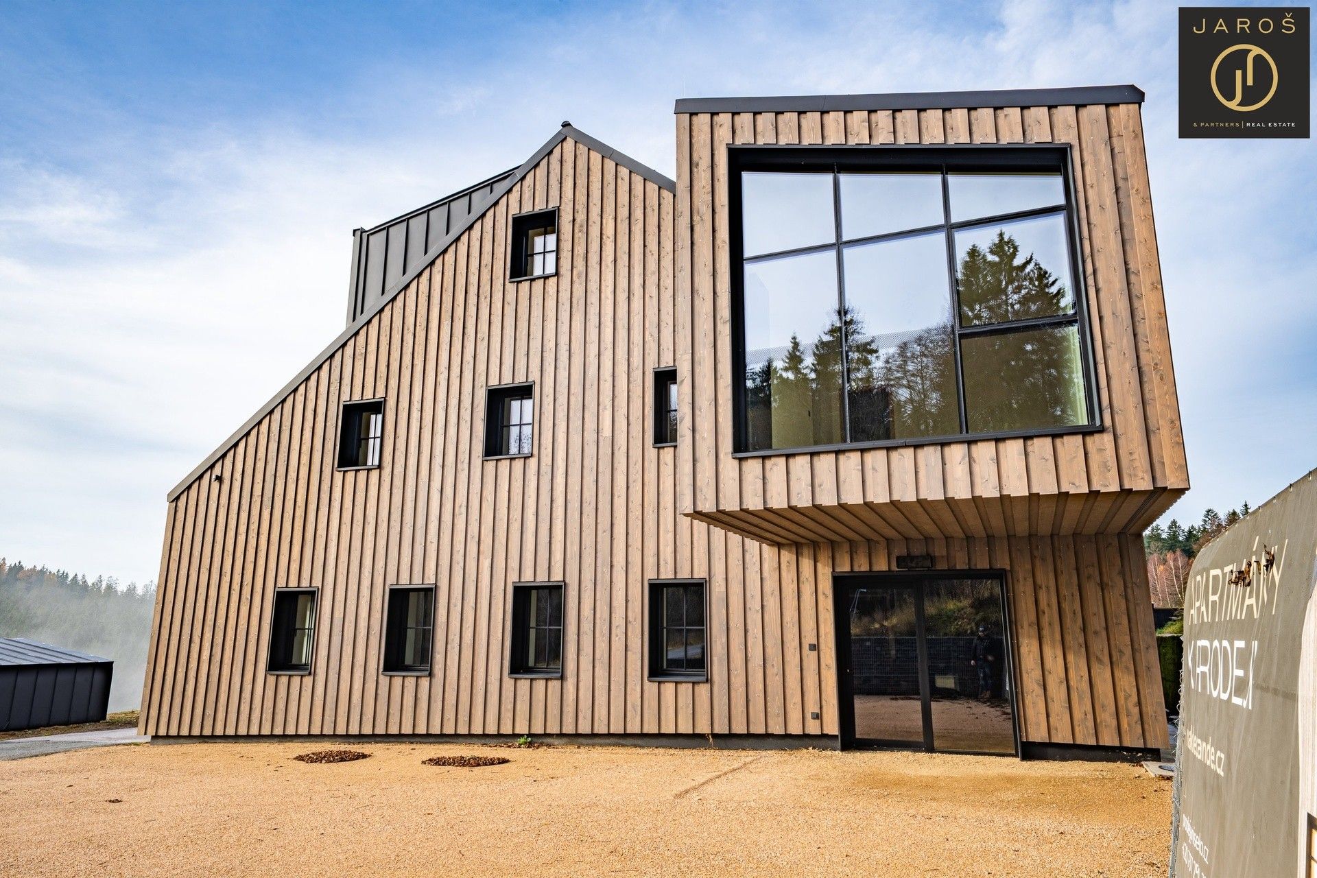 3+kk, Strážné, 80 m²