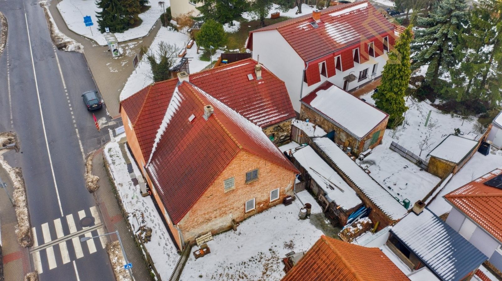 Prodej dům - Modlany, 380 m²