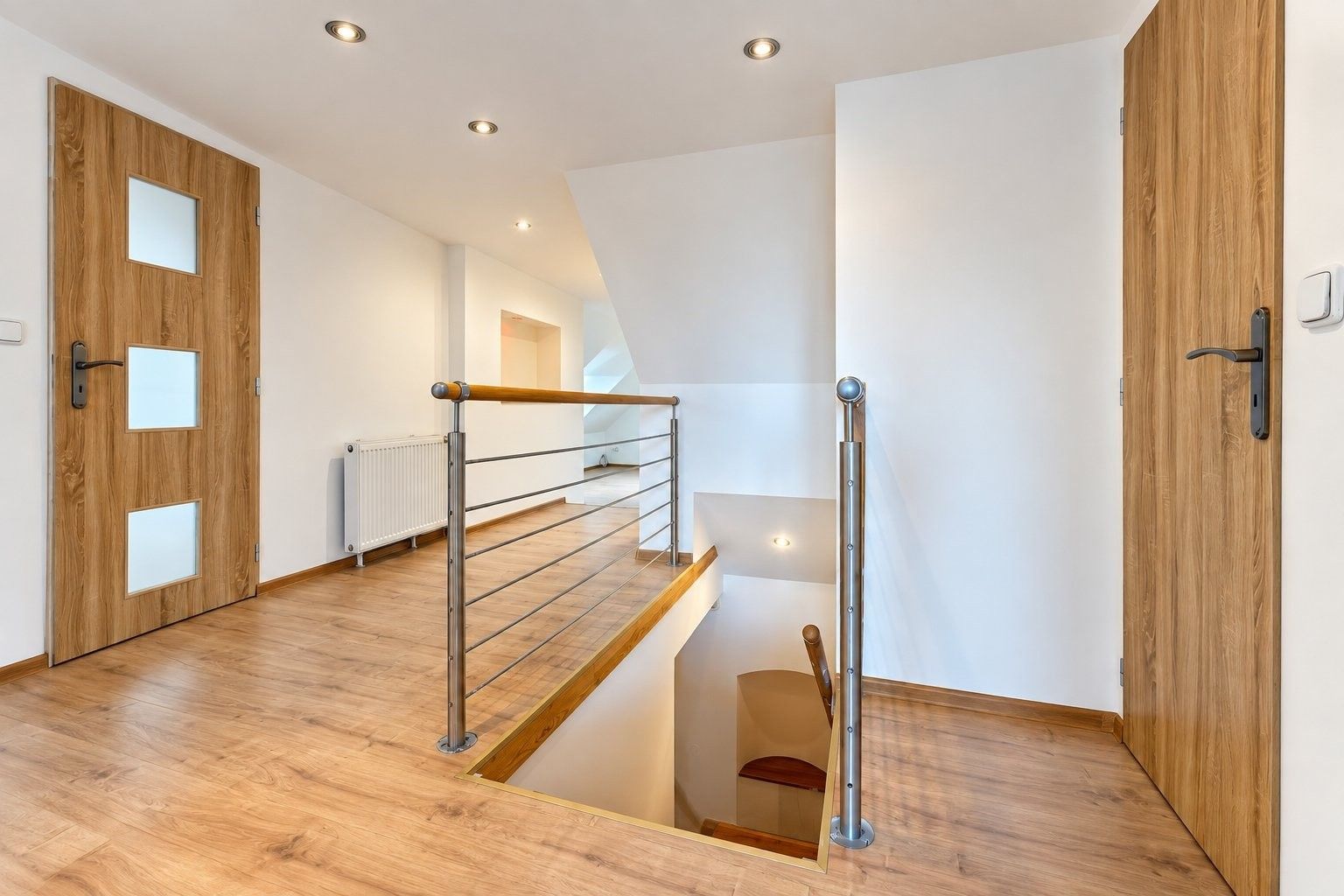 Rodinné domy, Hora Svatého Šebestiána, 295 m² - 2