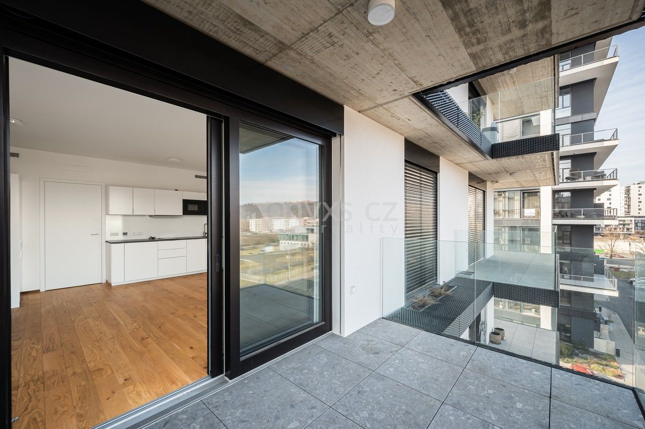 1+kk, Československého exilu, Praha, 28 m²