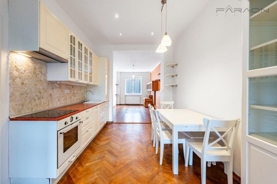 Byt 3+1 · 80 m² · Bělohorská  , Praha - 4