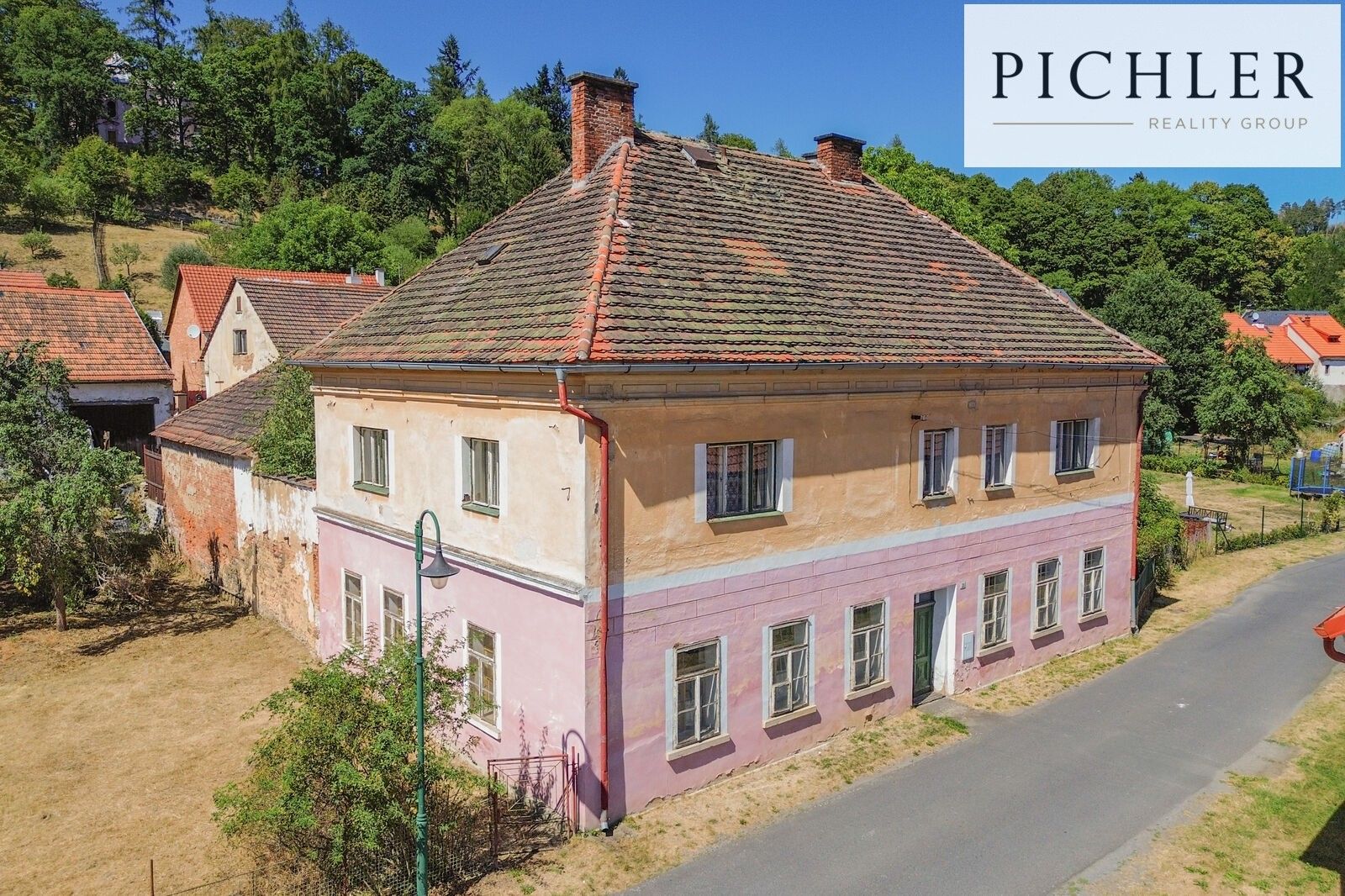 Prodej rodinný dům - Úterý, 265 m² - 1