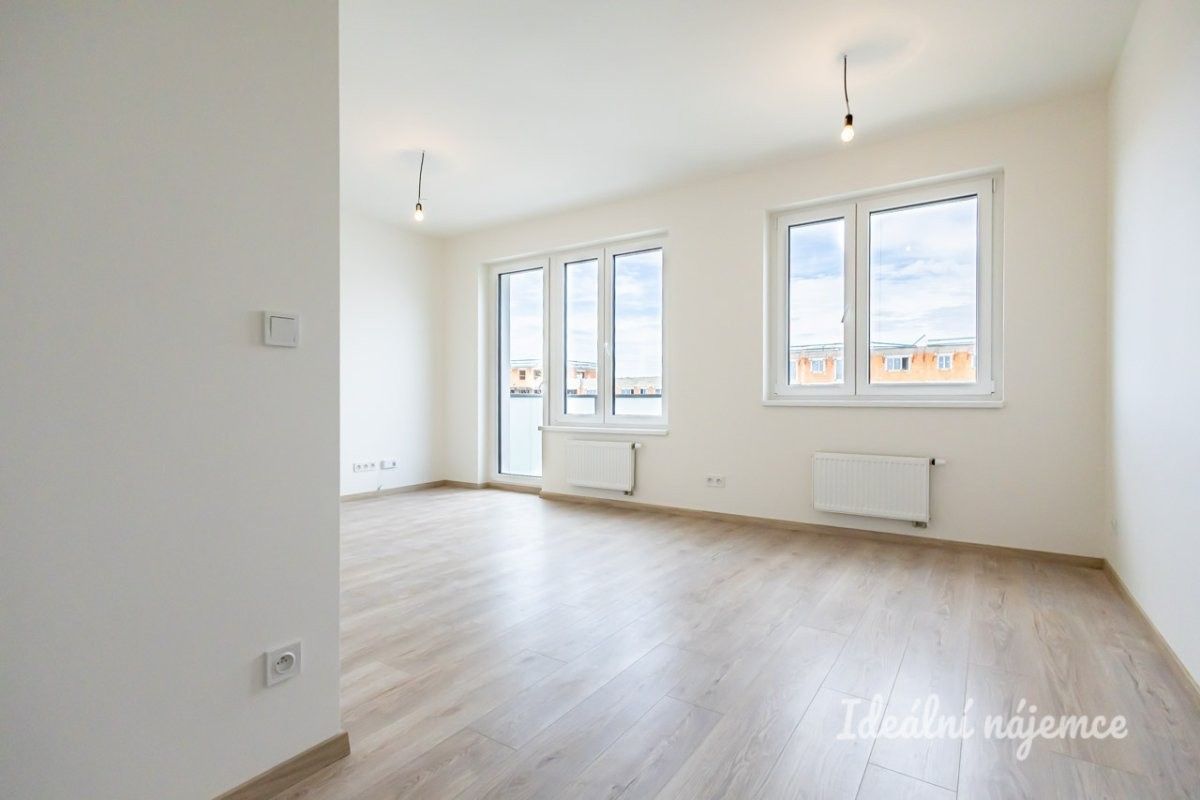 Byt 1+kk · 34 m² · Praha 15, Praha - 3