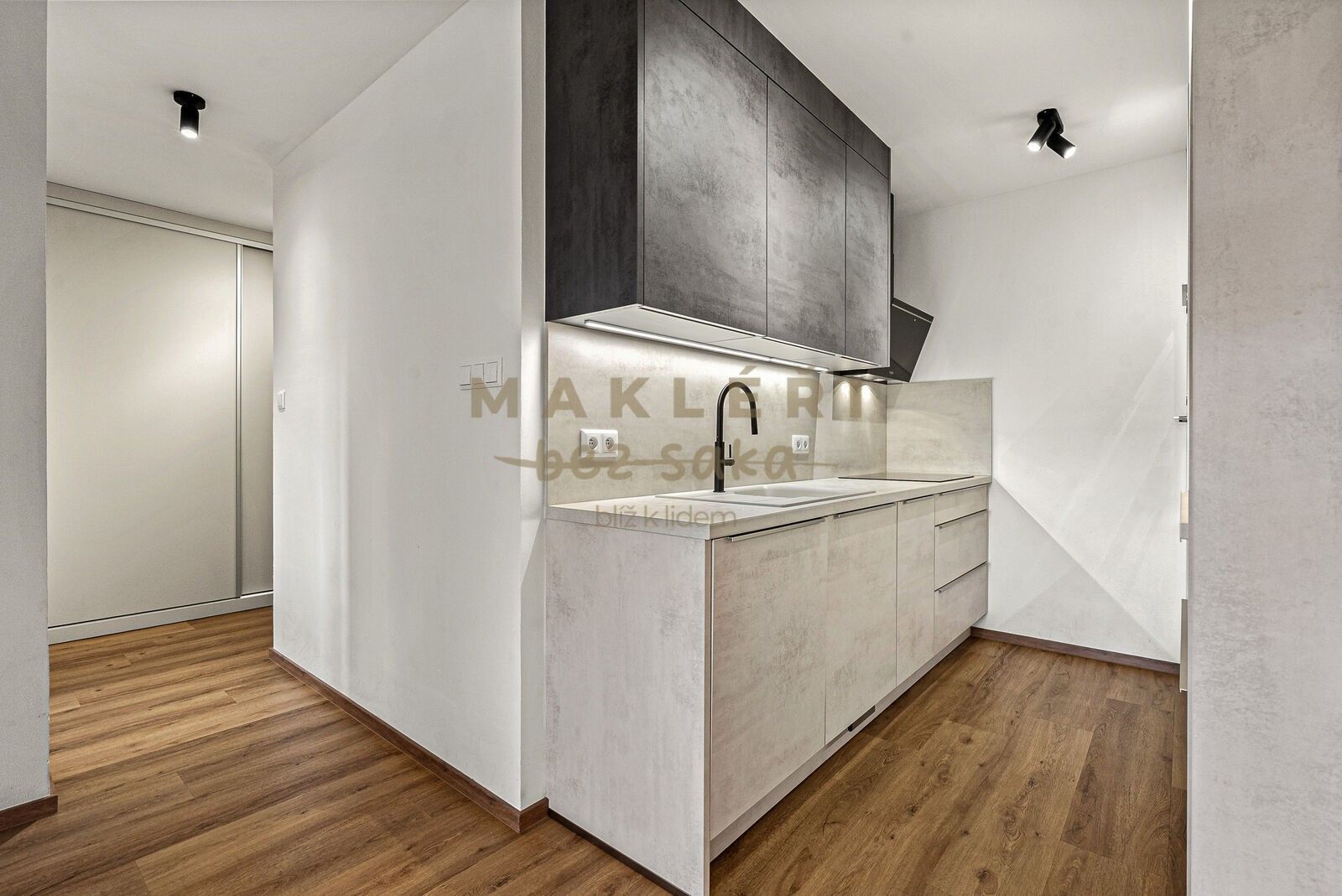 Byt 2+kk · 48 m² · Gregorova, Praha - 3