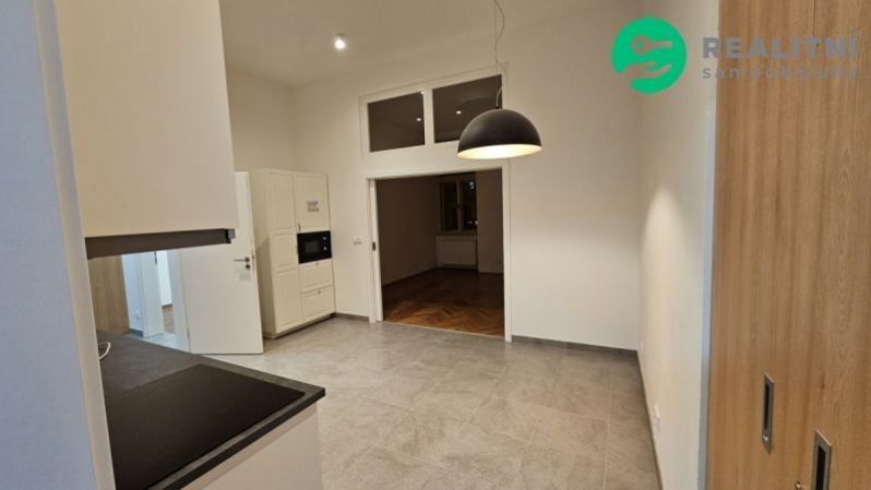 2+kk, Pštrossova, Praha, 75 m²