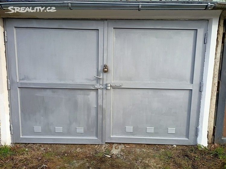 Garáže, Brno, 612 00