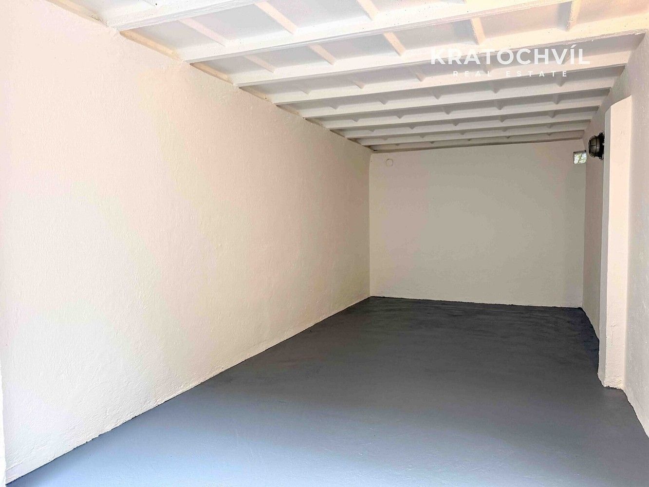 Nemovitost · 15 m² · Praha - Smíchov, okres Praha 5, Hlavní město Praha - 4