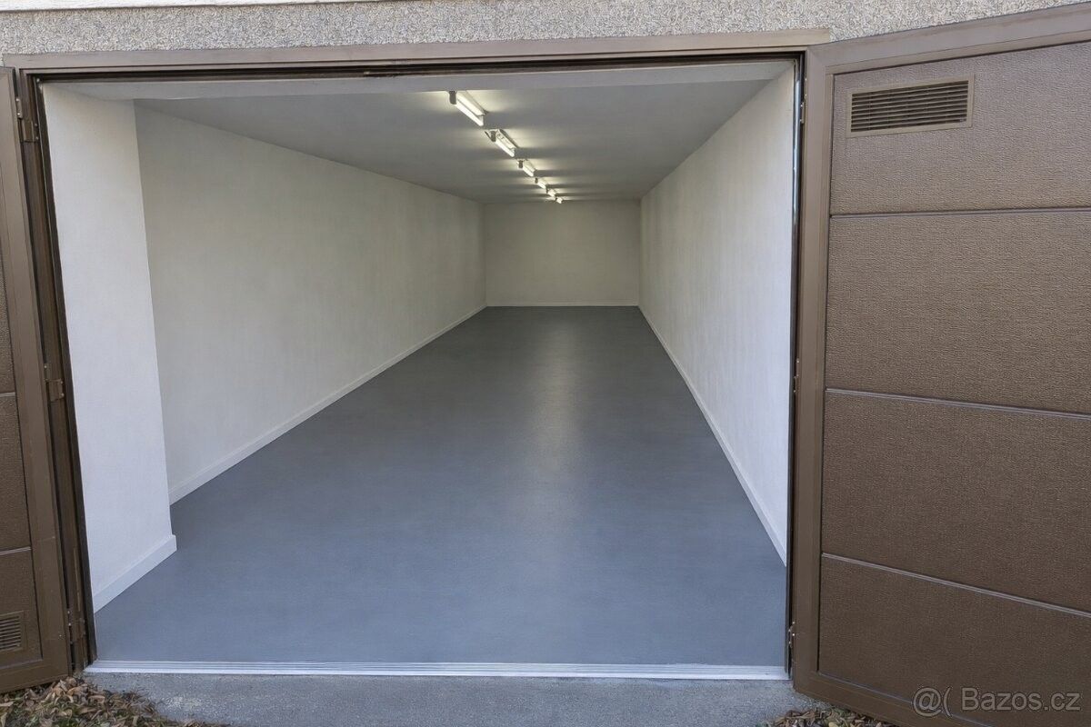 Garáže, Opava, 746 01