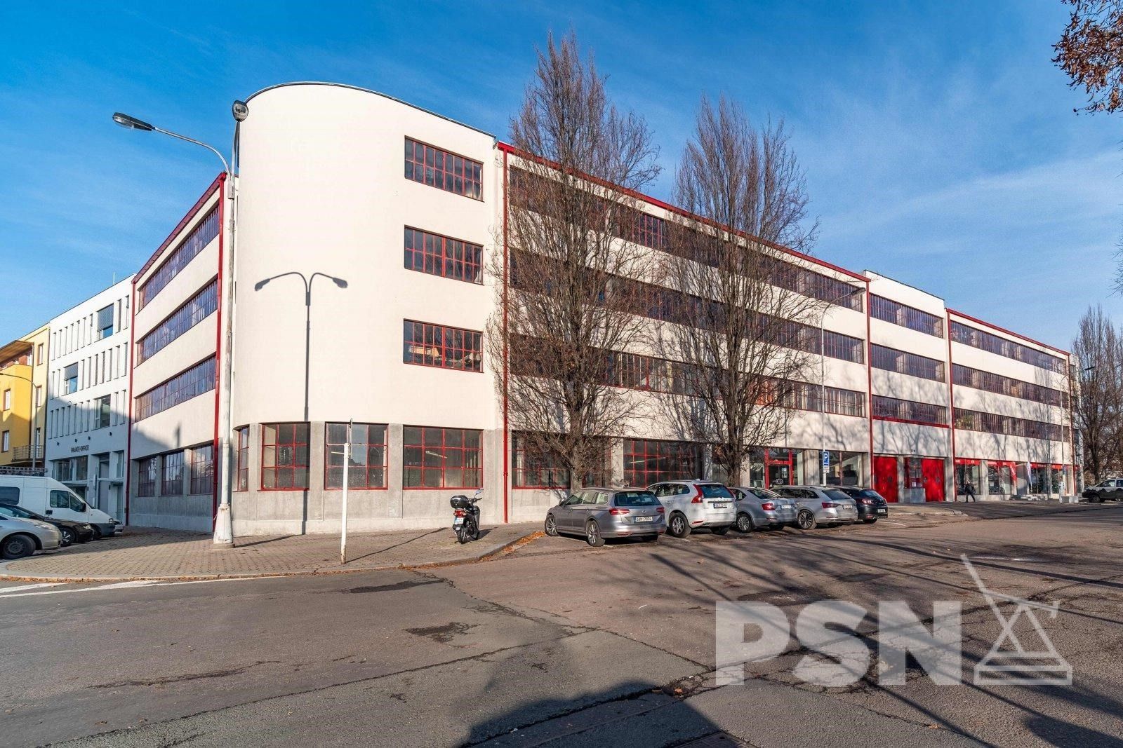 Ostatní, náměstí 5. května, Hradec Králové, 16 m²