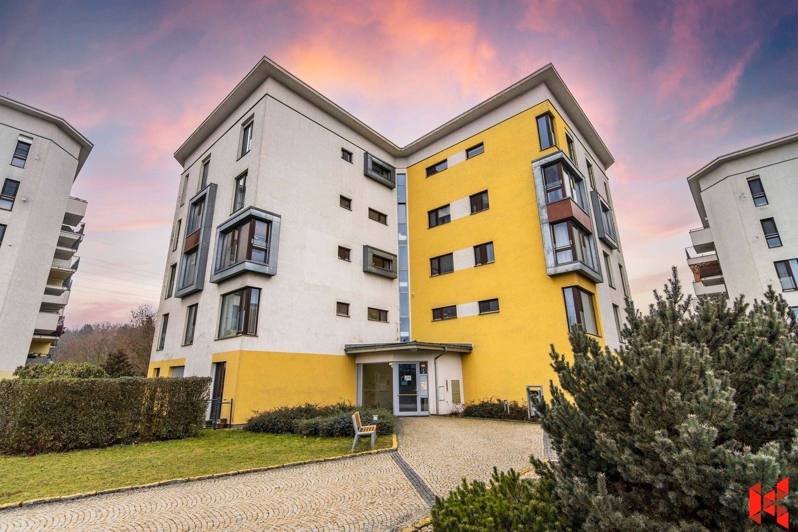 Prodej byt 2+kk - Nademlejnská 1066, Praha, 47 m²