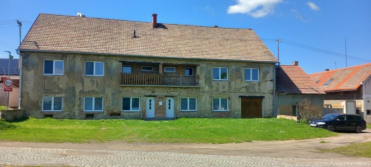 Rodinné domy, Mír. náměstí, Mšené-lázně, 200 m²