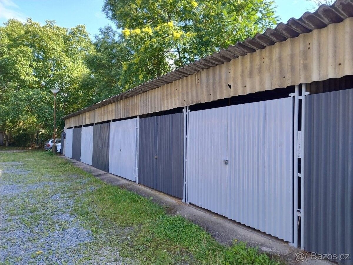 Garáže, Praha, 141 00