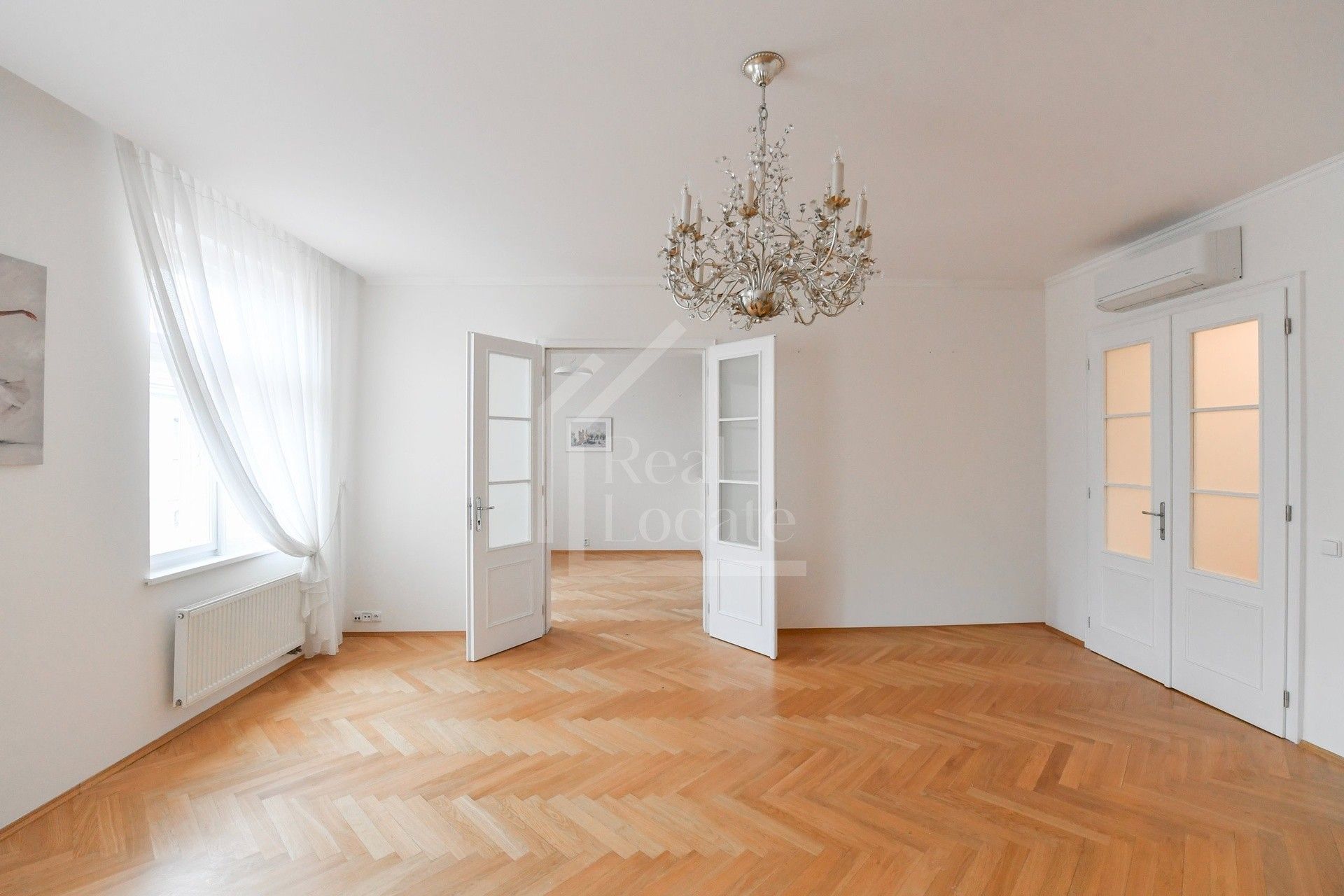 4+1, Belgická, Praha, 120 m²