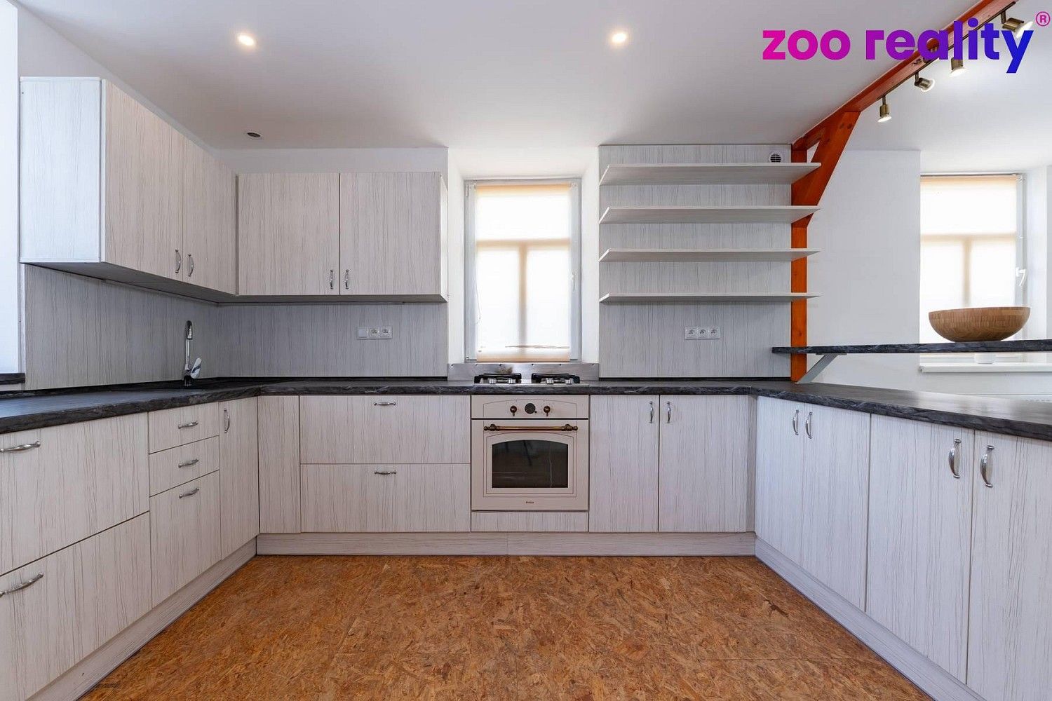 Prodej rodinný dům - Krásný Dvůr, okres Louny, 190 m² - 5