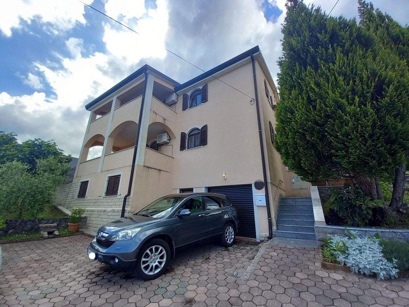 Rodinný dům, 394 m²