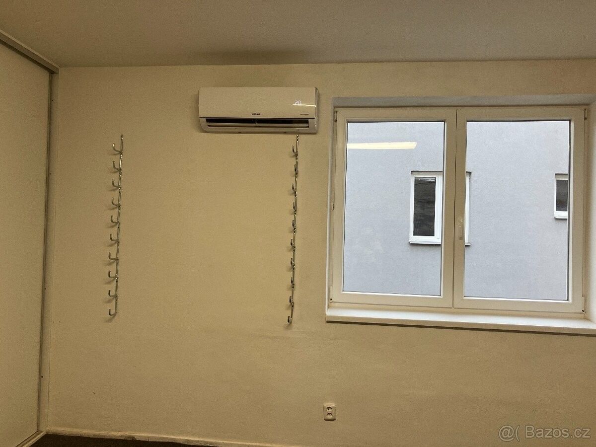 Kanceláře, Uherské Hradiště, 686 01