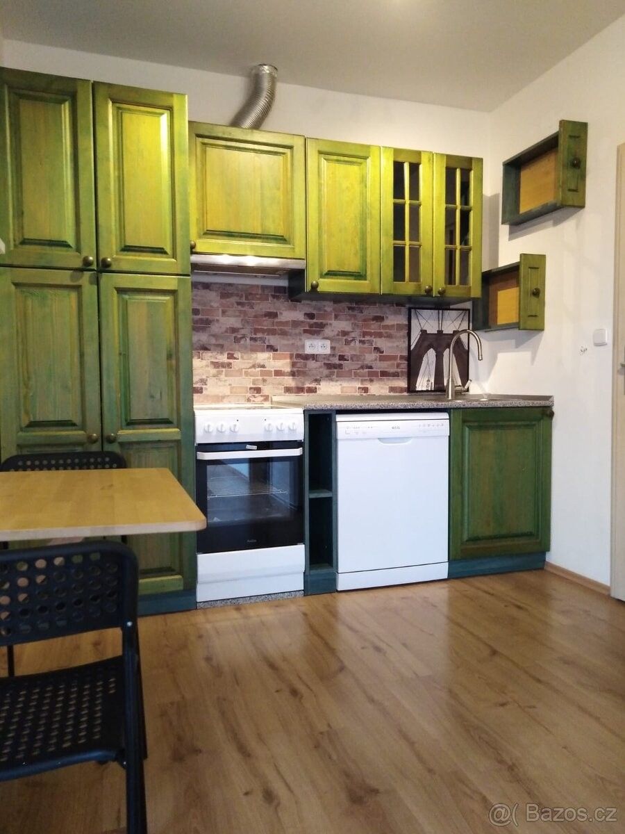 Byty, Kouřim, 281 61