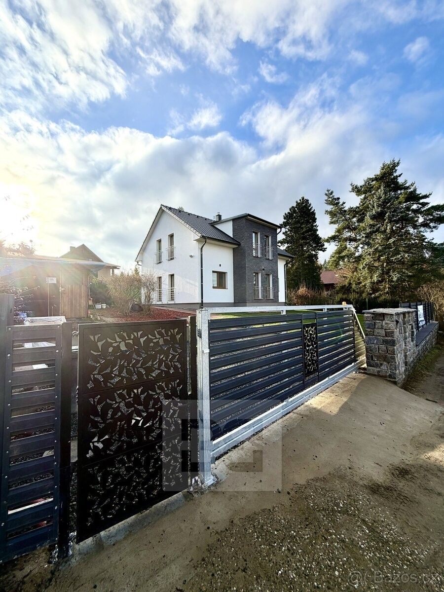 Rodinné domy, Mukařov, 251 62