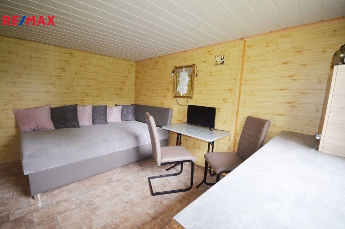 Chaty, Kralupy nad Vltavou, 30 m²