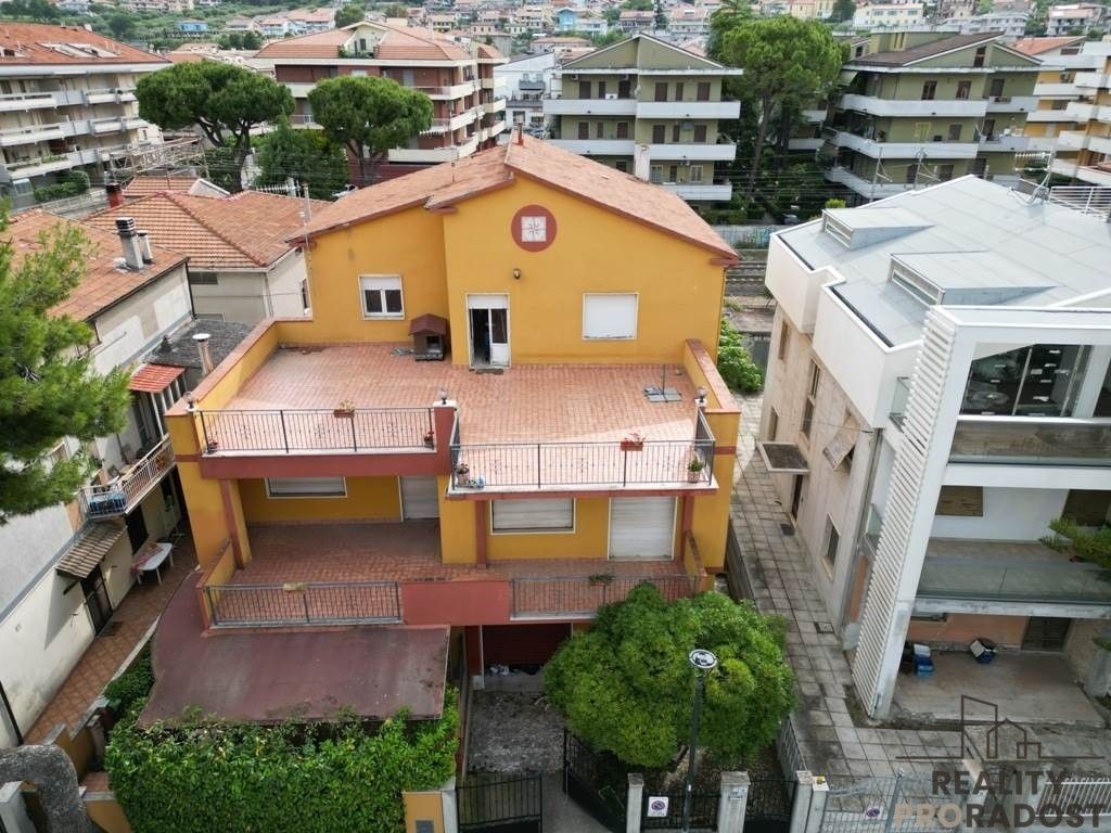 Prodej byt - 987 66, Zahraničí