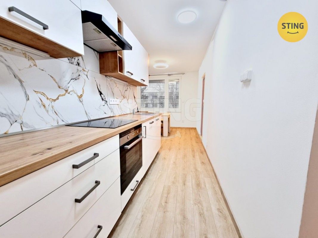 Pronájem byt 2+1 - U Kulturního domu, Chvaletice, 60 m²