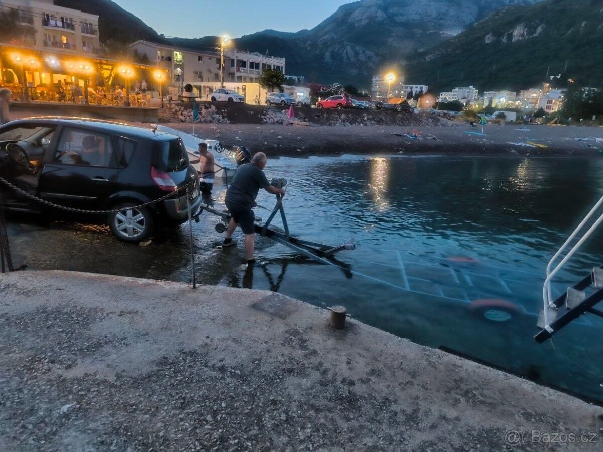 Rodinné domy, 987 66, Zahraničí