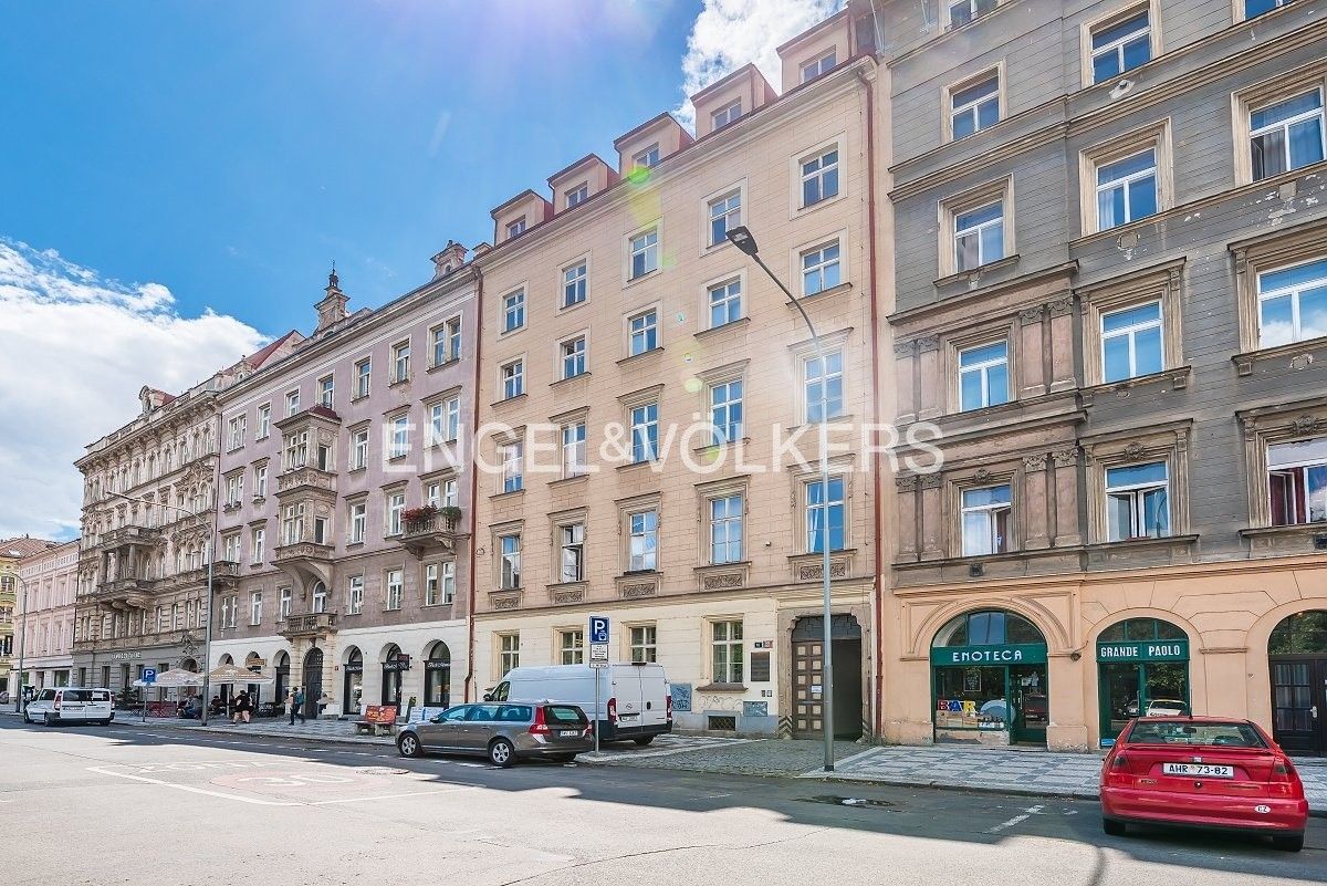 Obchodní prostory, Karlínské náměstí, Praha, 18 m²