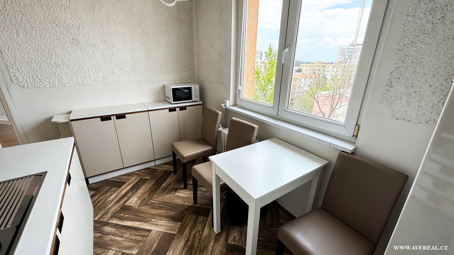Byt 2+1 · 56 m² · Tuchorazská, Praha - 3