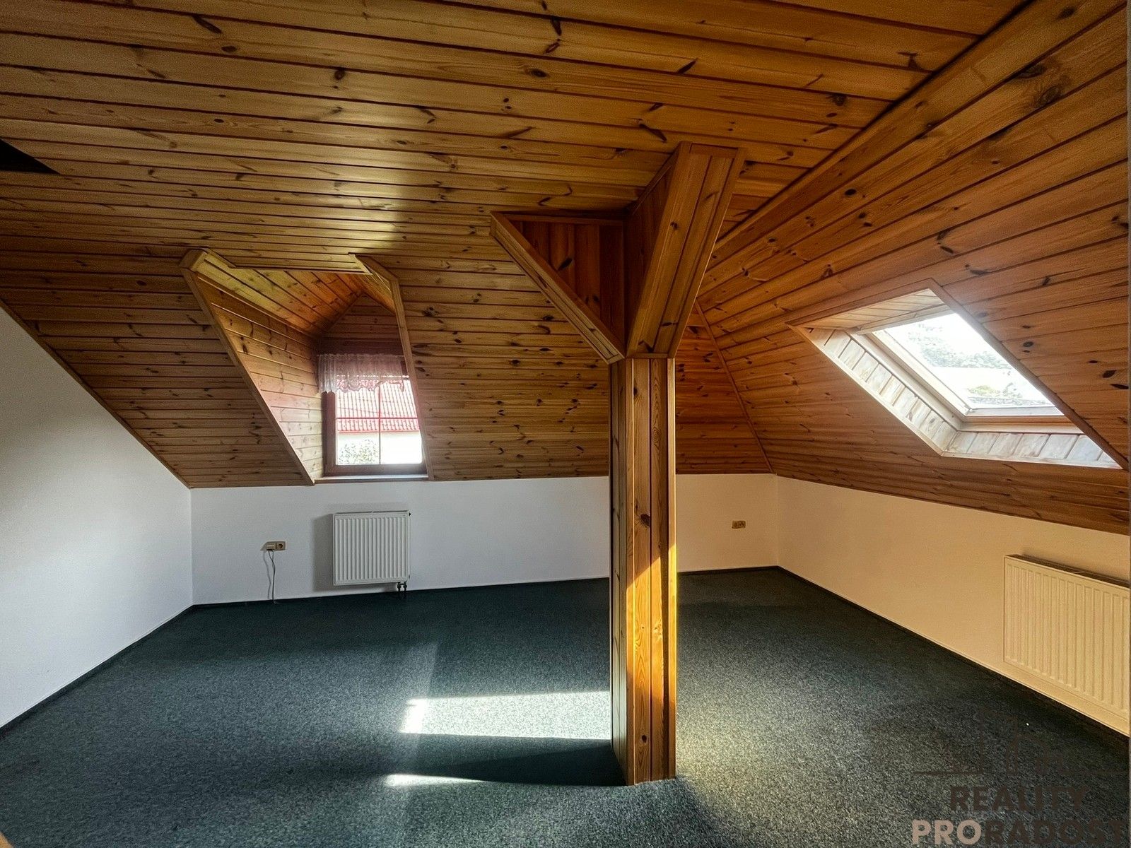 Prodej rodinný dům - Podhradní Lhota, 160 m² - 2