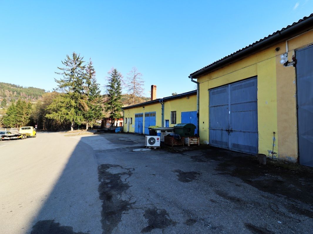 Výrobní prostory · 327 m² · Sušice III - 3