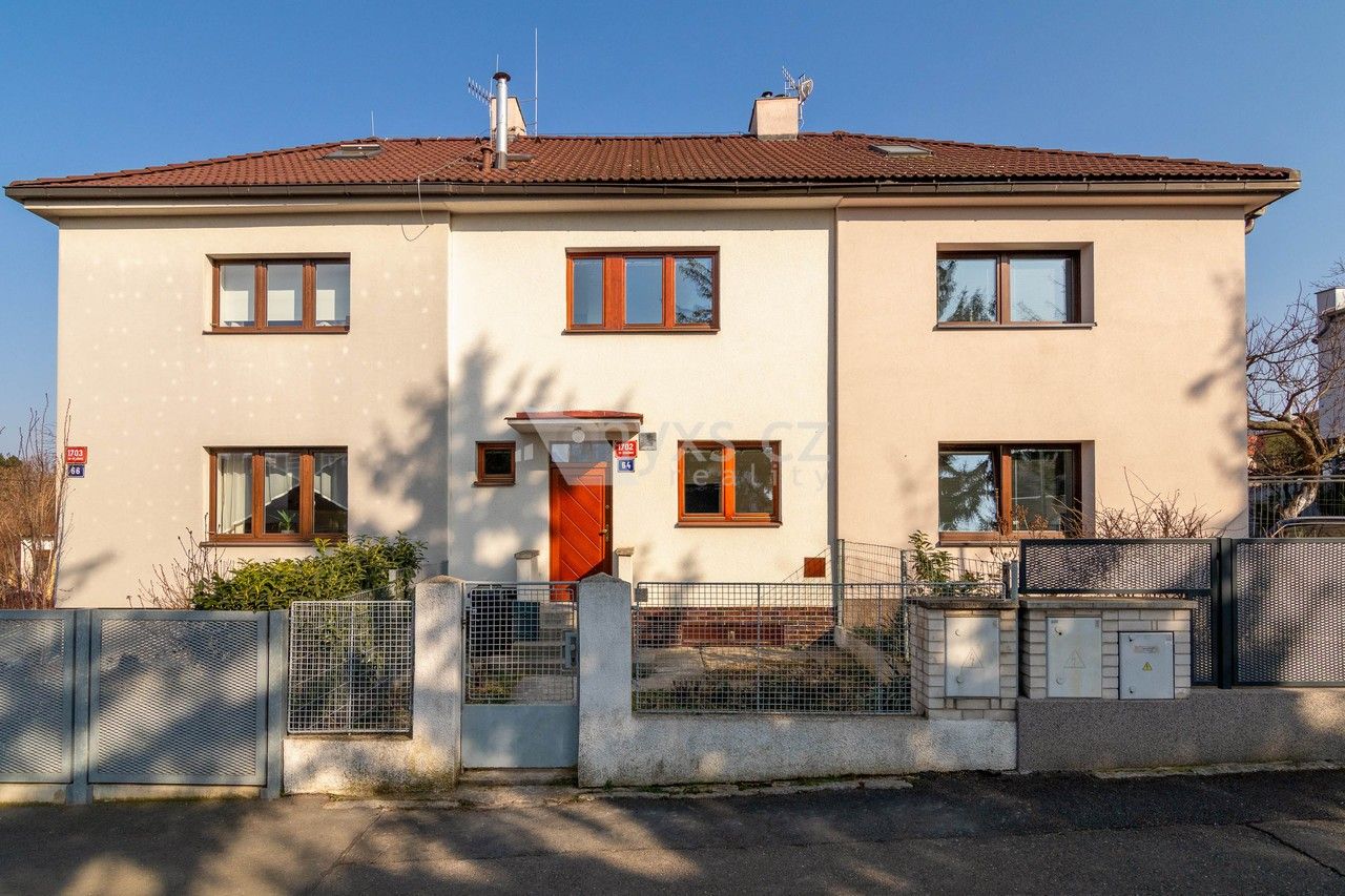 Pronájem rodinný dům - Dobročovická, Praha, 92 m²