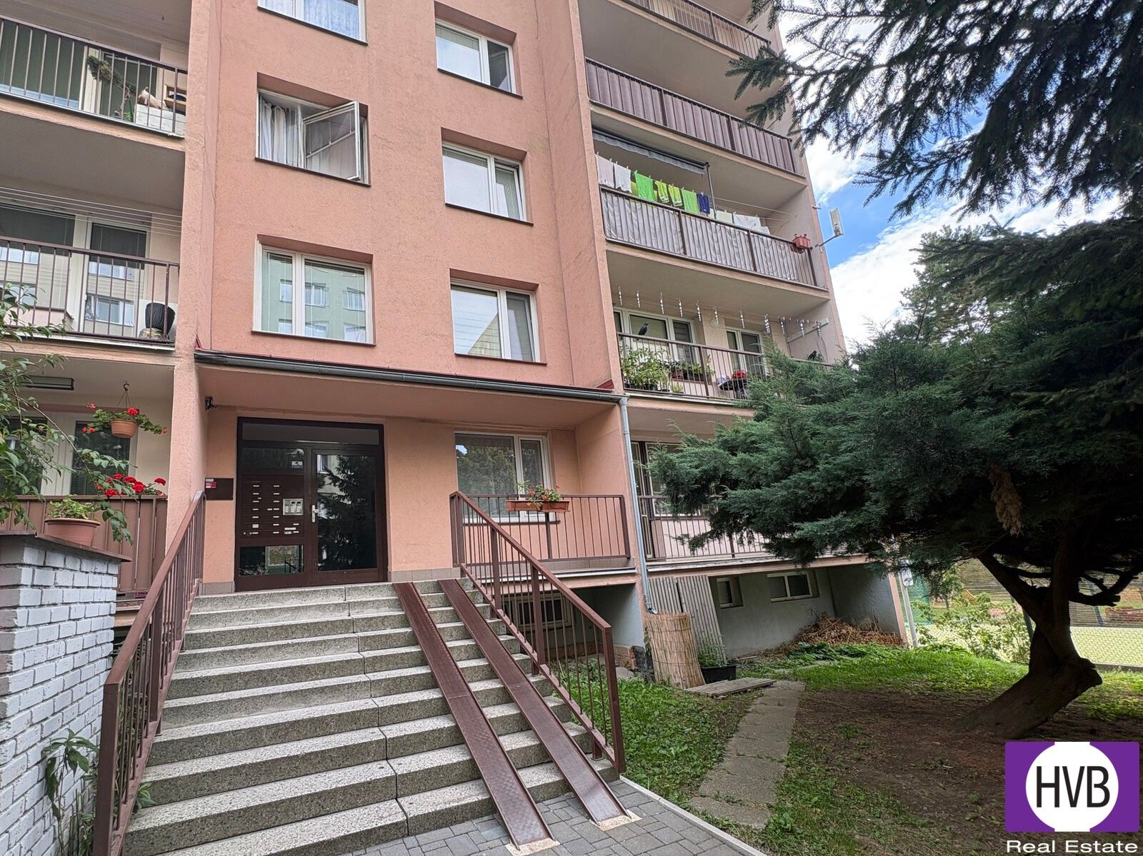 Prodej byt 3+1 - Benešov, 76 m² - 1