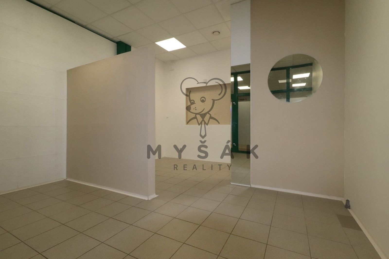 Obchodní prostory, Pražská tř., České Budějovice, 24 m²