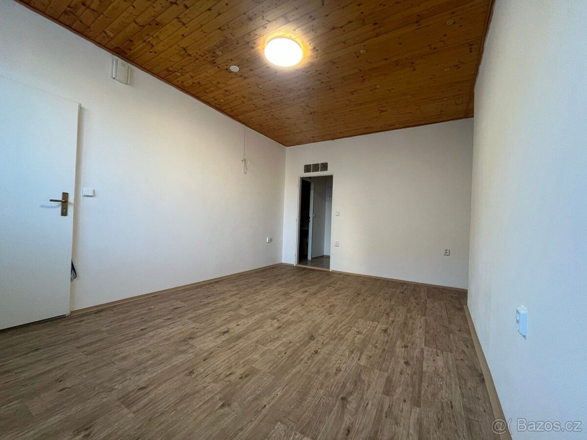 Pronájem byt - Těšetice, 783 46