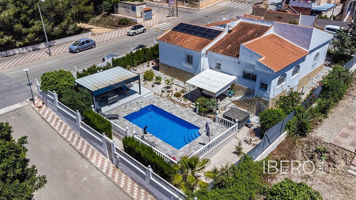 Rodinný dům, 246 m²